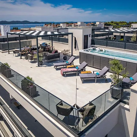 Olive Luxe Penthouse With Jacuzzi And Sea View Zadar