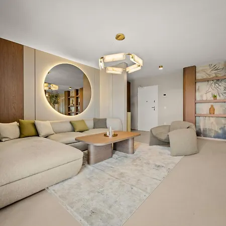 Olive Luxe Penthouse With Jacuzzi And Sea View Apartment