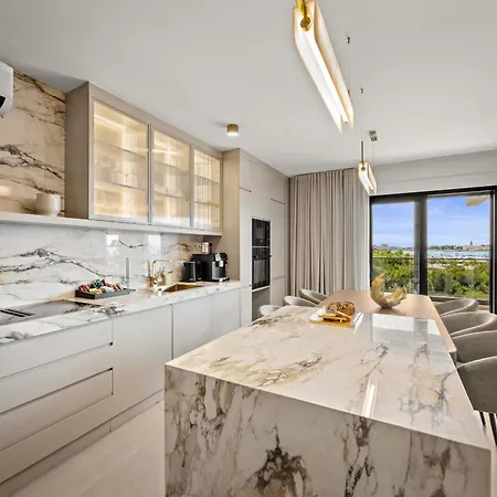 Apartment Olive Luxe Penthouse With Jacuzzi And Sea View
