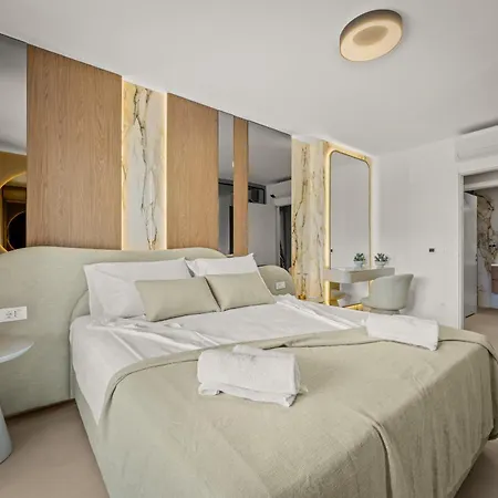 Olive Luxe Penthouse With Jacuzzi And Sea View Apartment