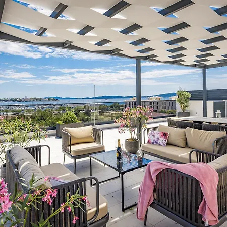 Apartment Olive Luxe Penthouse With Jacuzzi And Sea View Zadar